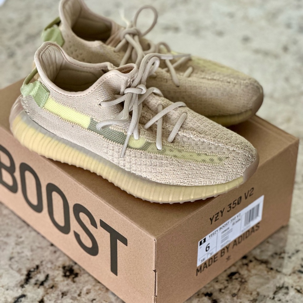 Yeezy Boost 350 V2